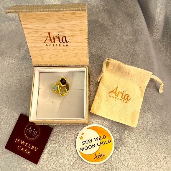 NWT Aria Lattner Trinity Ring in Goldtone Size 6 - Picture 2 of 4